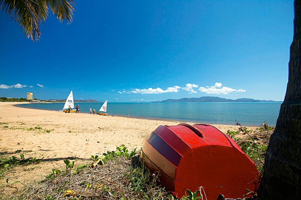 Beach House Motel Townsville Dış mekan fotoğraf