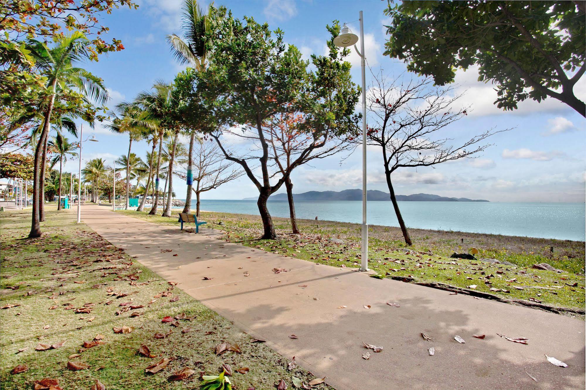 Beach House Motel Townsville Dış mekan fotoğraf